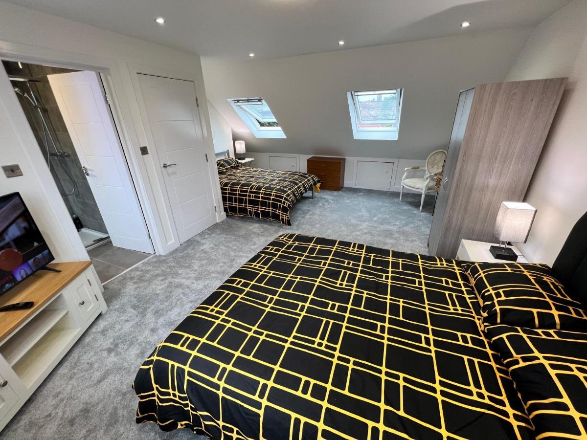 Willa Wembley Stadium 5 Star Brand New Luxury Sleeps 14 With Parking Londyn Zewnętrze zdjęcie